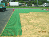 【1】製品組付工(パネル板状組立て)